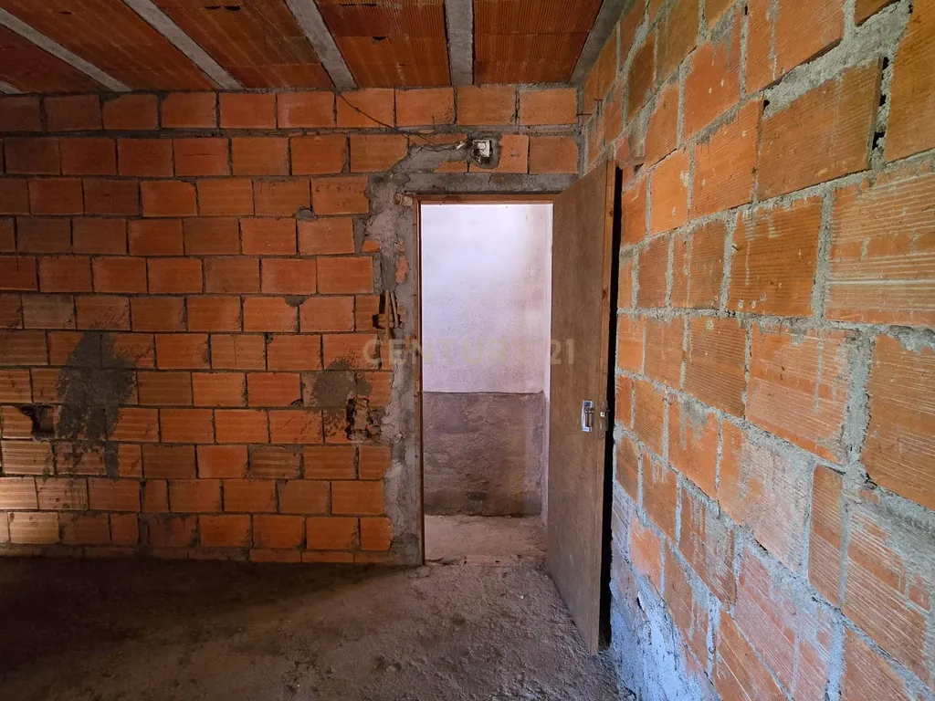 Moradia com Vista Desafogada e Potencial para Duas Habitações Independentes – Ilhas, Arraiolos Évora - Image 36