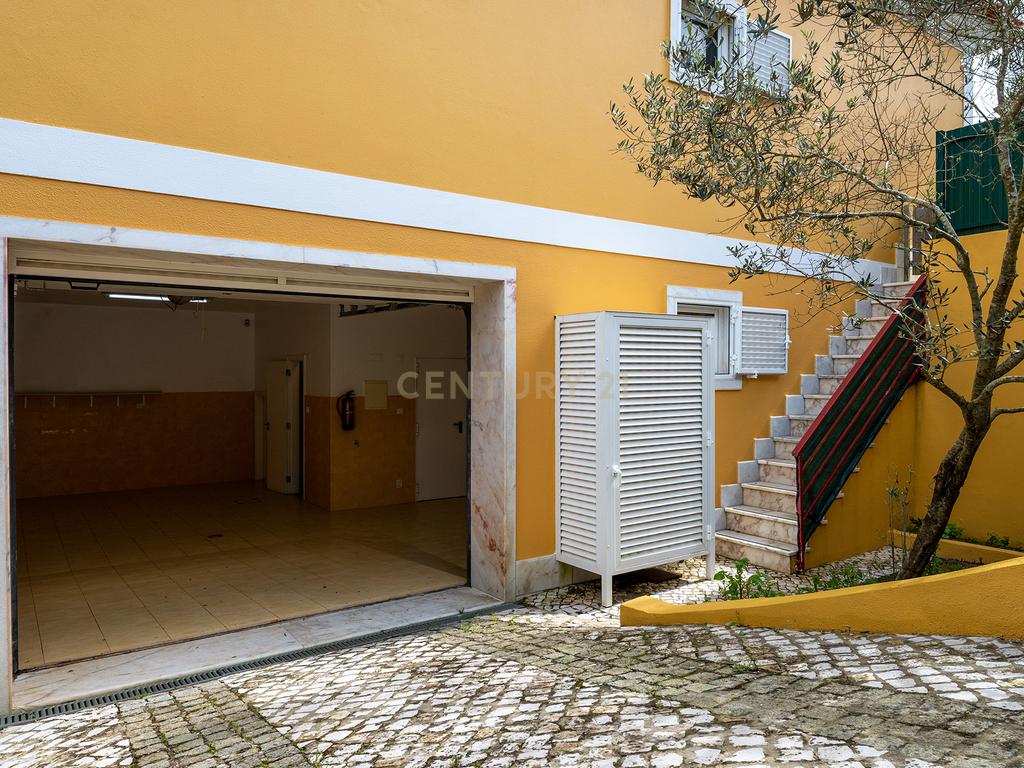 Fabulosa Moradia em Gaveto com Jardim - Image 60