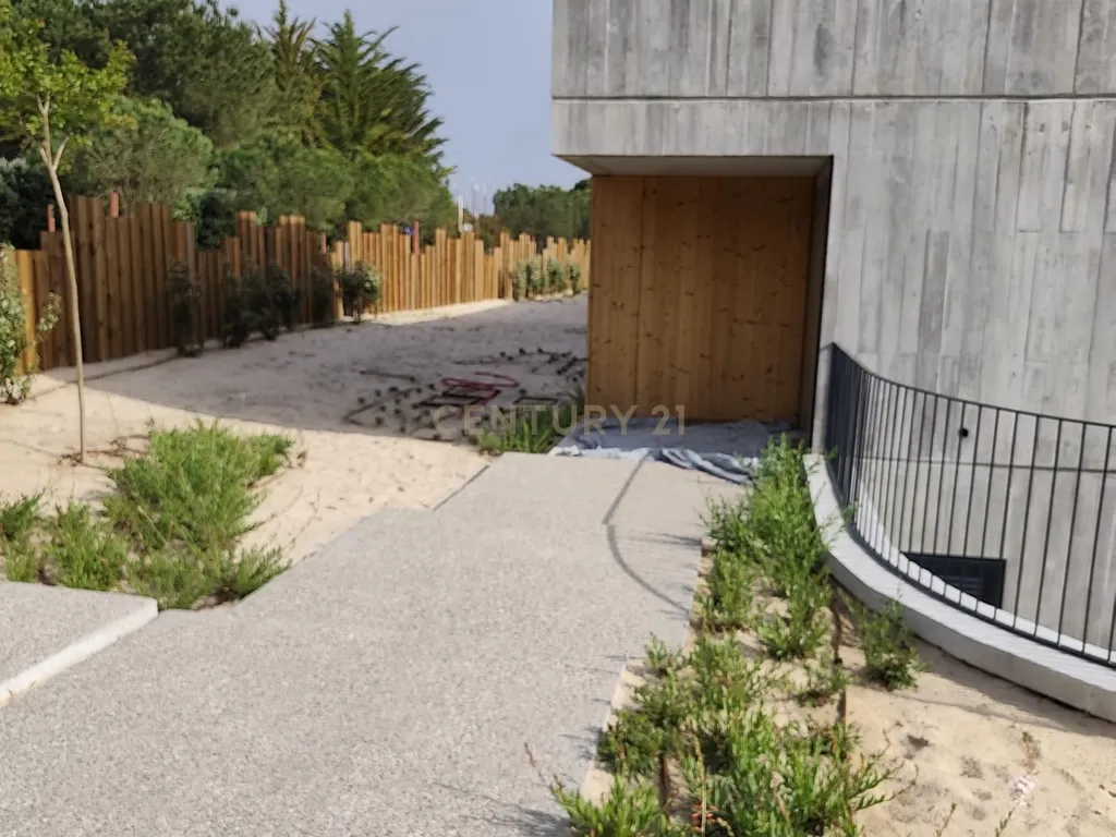 Moradia T6 com Projeto de Autor em Tróia/Comporta | Piscina, 3 Suites, Jardim Privado - Image 6