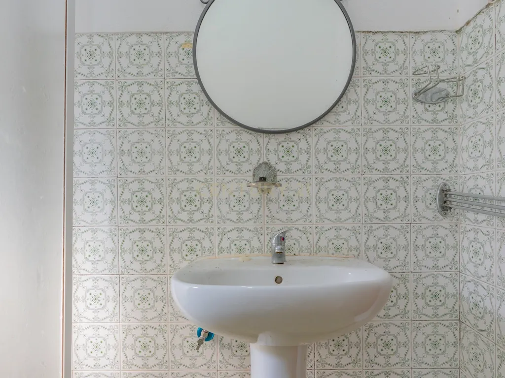 Moradia Isolada com Terreno de 1041 m² – Um Mundo de Possibilidades! - Image 23