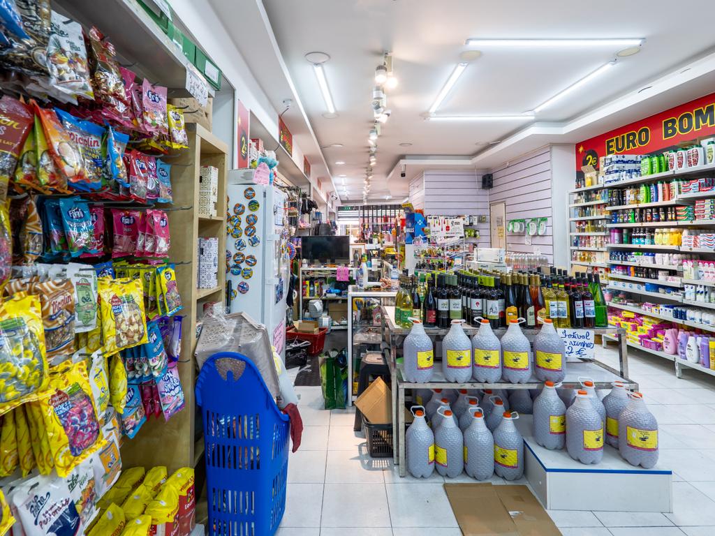 Loja Espaçosa em Matosinhos - Excelente Localização e Acessos - Image 16