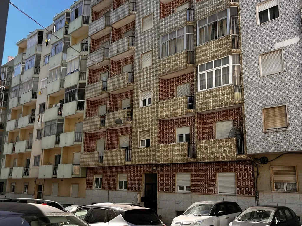 T3 NO CACÉM | LOCALIZAÇÃO PRIVILEGIADA, CONFORTO E QUALIDADE DE VIDA - Image 9
