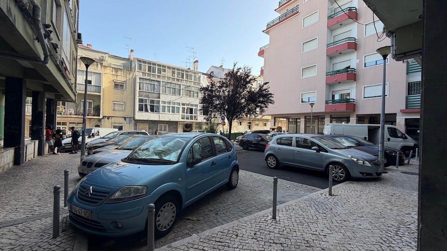 Fotografia 7 de Loja com montra  em Queluz