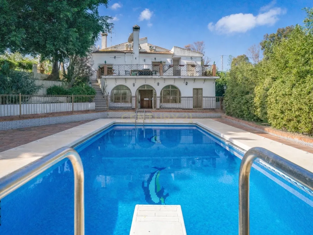 Propriedade única com 2 habitações independentes, piscina e zona desportiva em Alhaurín de la Torre - Image 51