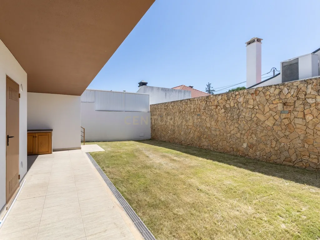 Moradia isolada em excelente estado T3 Quinta de Valadares, Marisol - Image 18