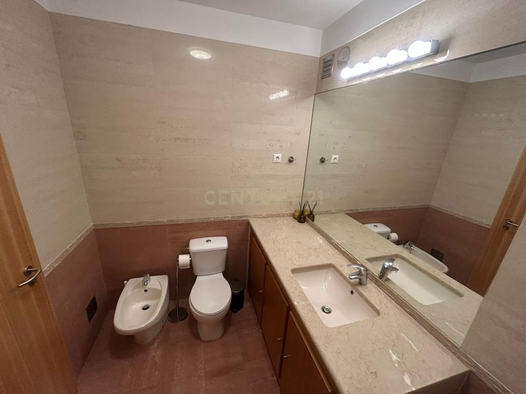 Excelente apartamento T3 - Com Parqueamento - MOBILADO - Image 24