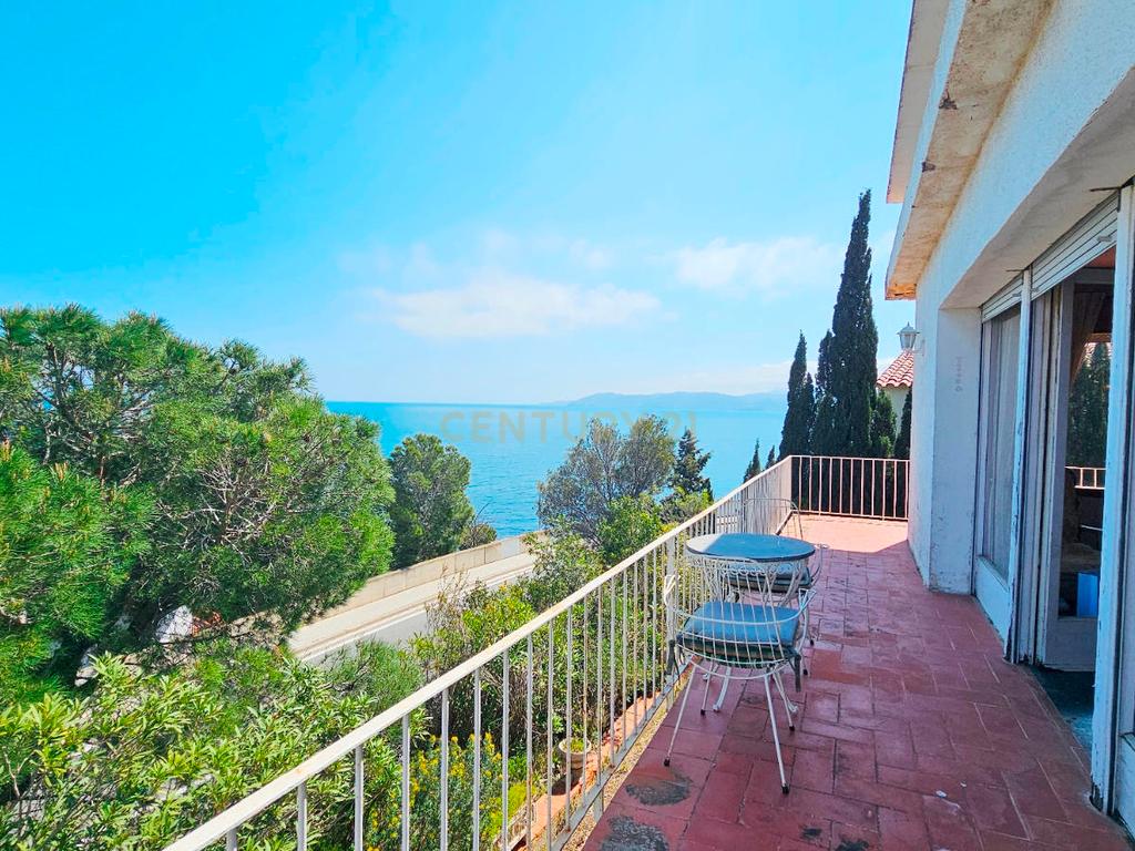 Moradia independente com vistas panorâmicas para o mar em Grifeu – Cap Ras, Llançà - Image 12