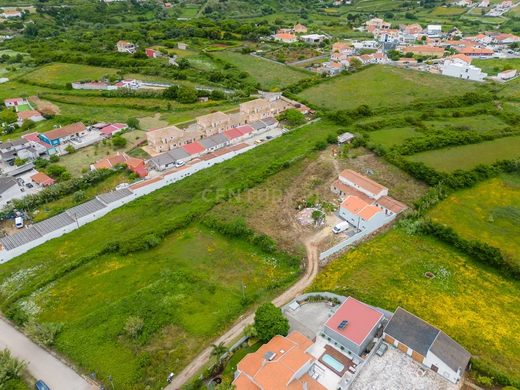 Sintra - Pero Pinheiro, terreno com 5120m2 com viabilidade de construção habitação - Image 1