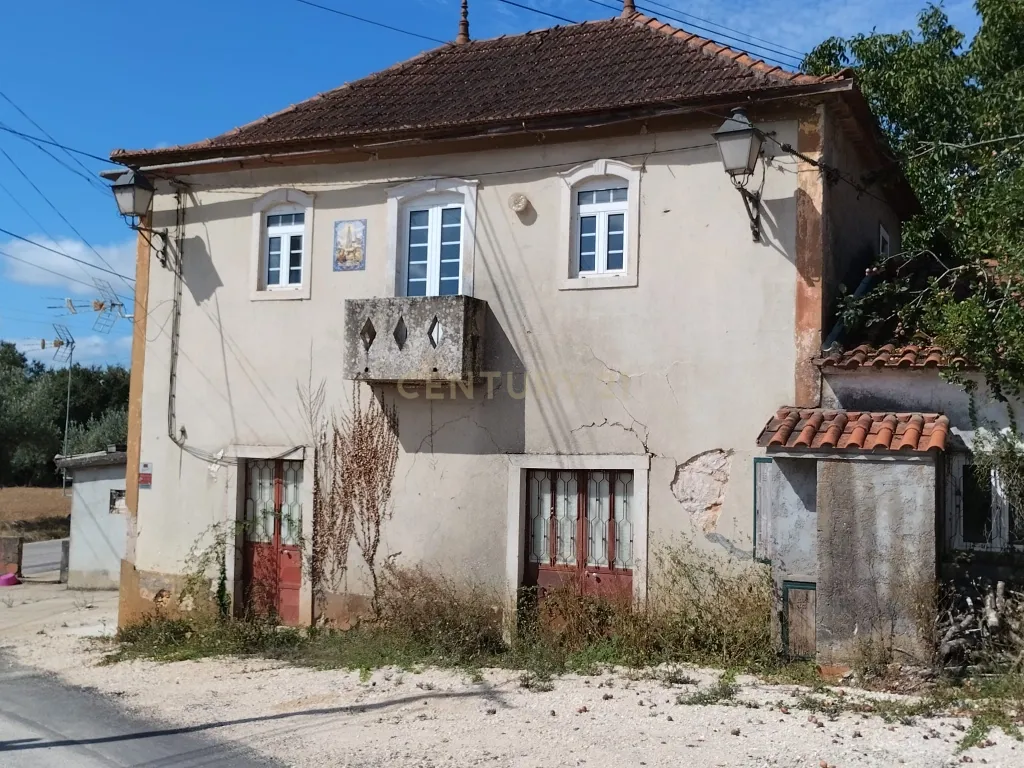 Casa para Recuperar em Ramalhais, Pombal - Image 1