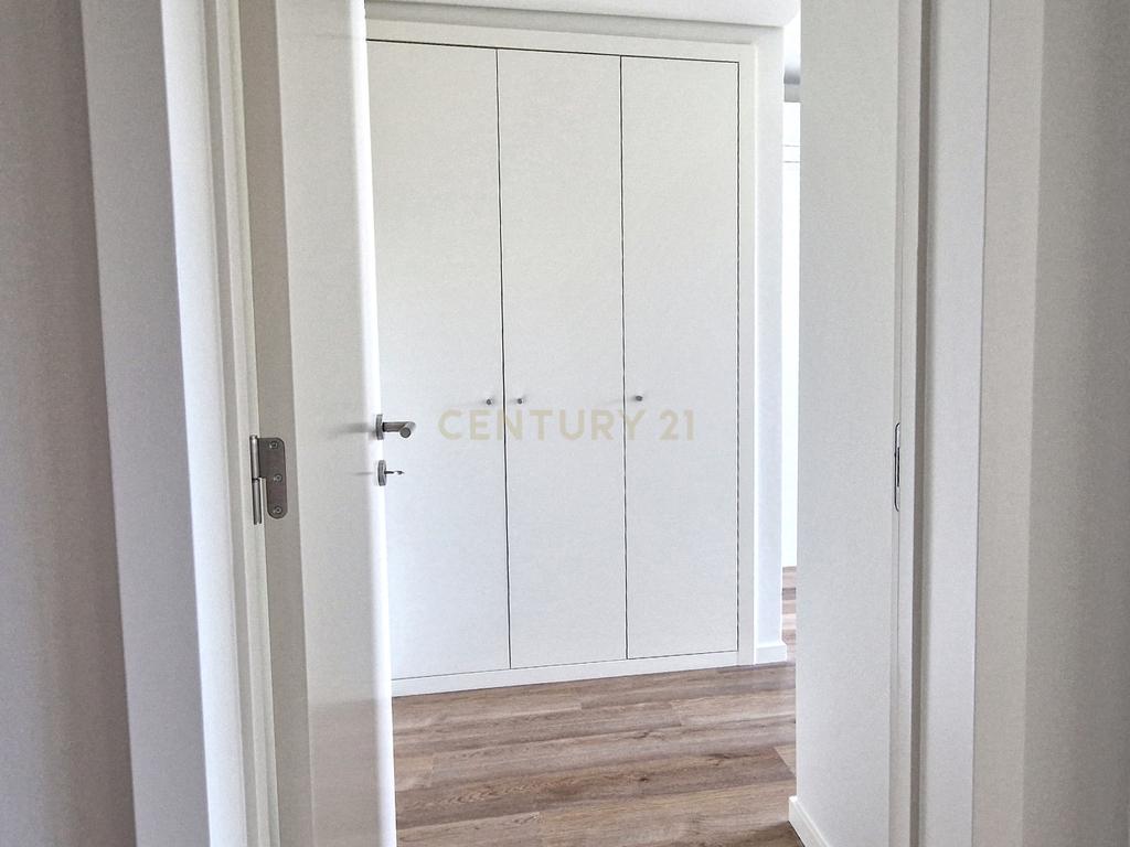 Alta de Lisboa, T3 - NOVO, 3 casas de banho e 2 lugares de garagem - Image 10