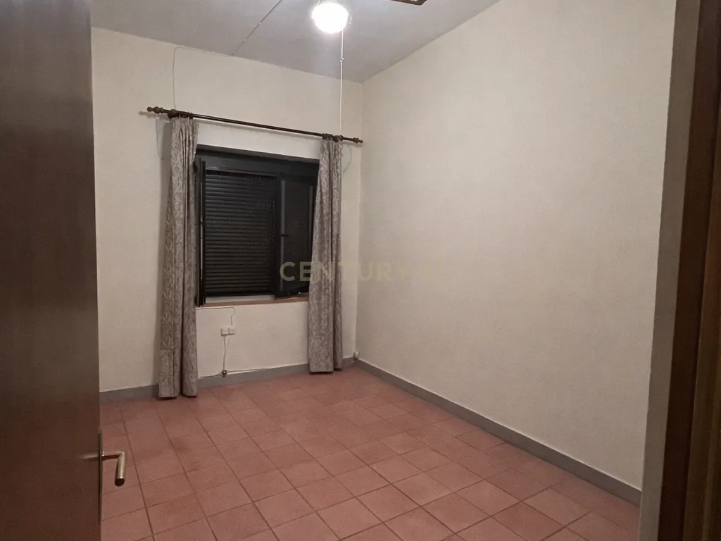 Edifício exclusivo com grande potencial numa das melhores zonas de Trujillo - Image 80