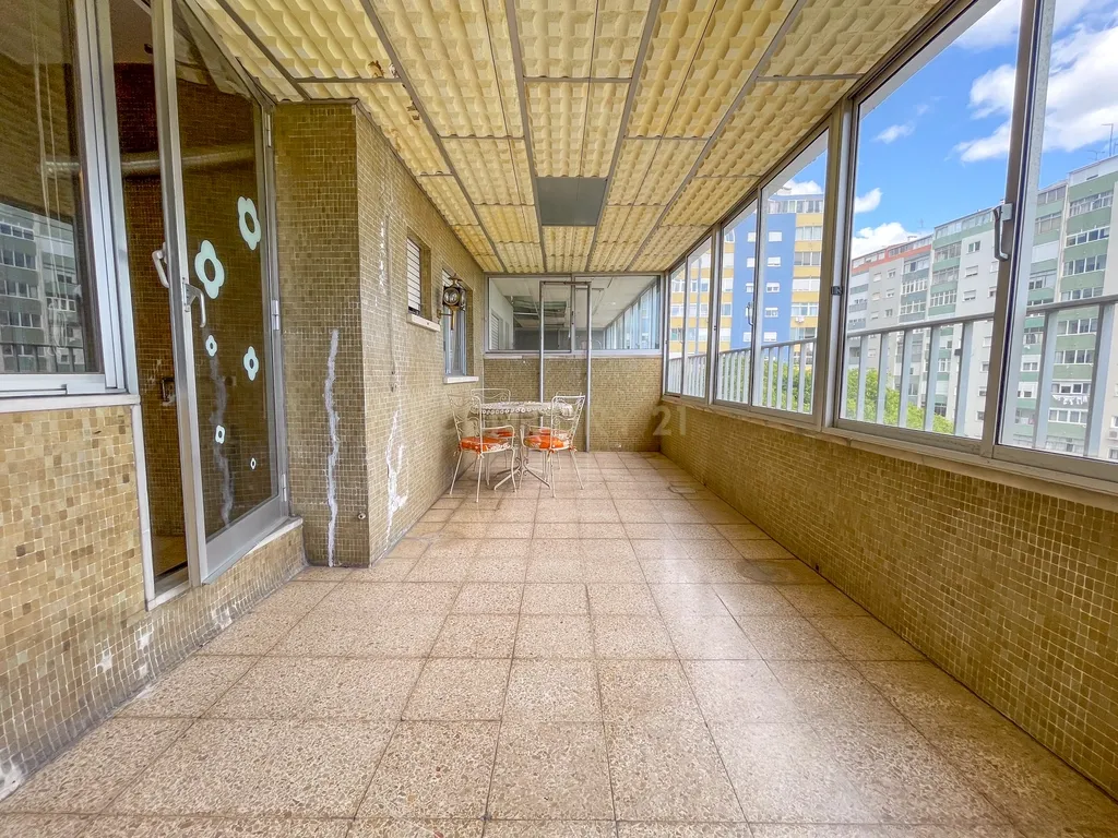 Apartamento T4 com Terraço de 60m² em Cacilhas/Almada - Image 29