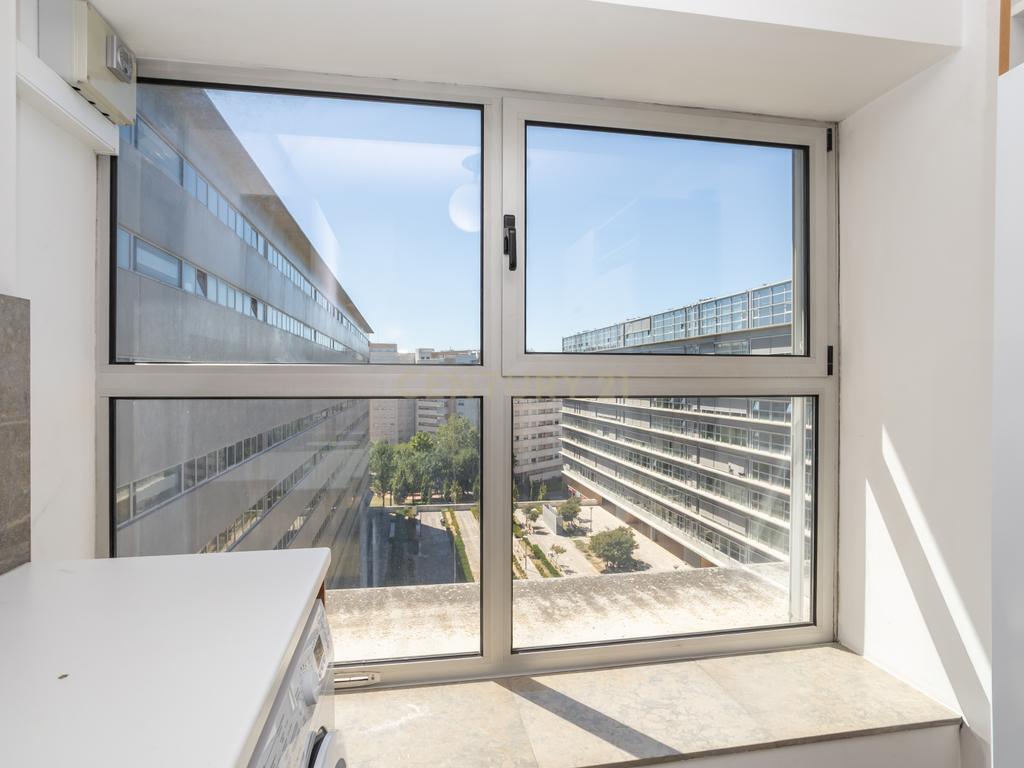 Viva com Tranquilidade em Lisboa a 150m do Parque Oeste – T1 Lumiar com Parqueamento e Arrecadação  - Image 19