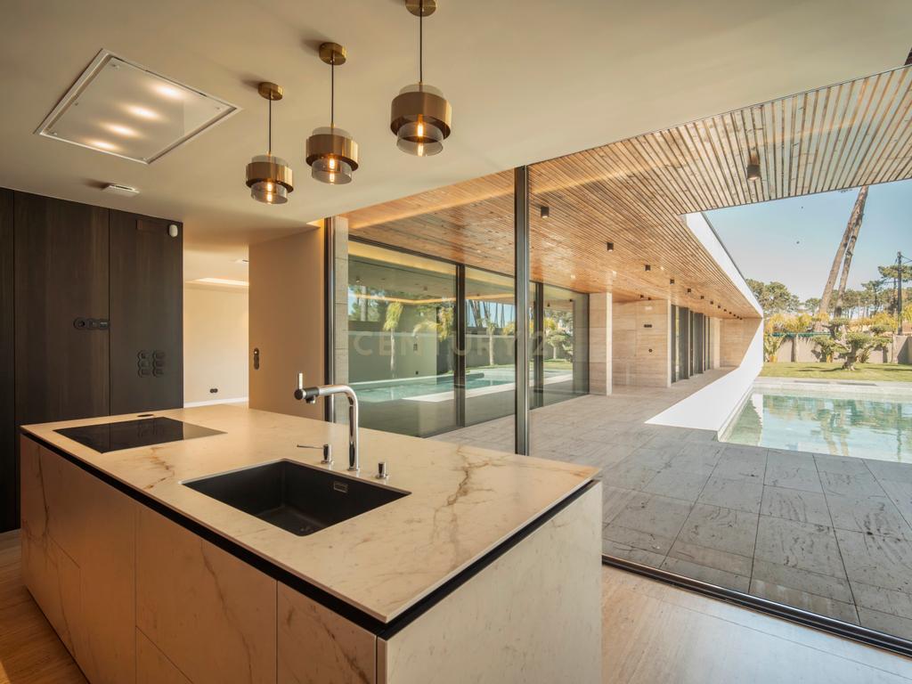 Moradia T4 na Verdizela — Design, Luz e Piscina num Terreno de 1.032 m² - Image 16