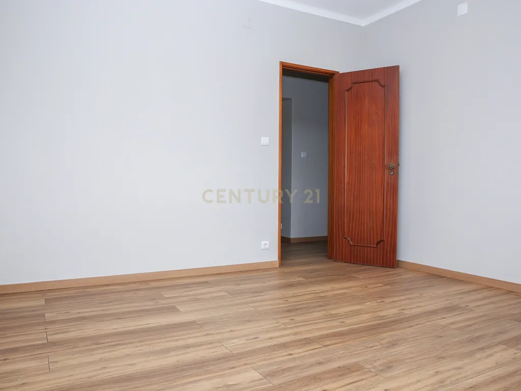 Moradia T5 Nadadouro com vista para a Lagoa de Óbidos - Image 18