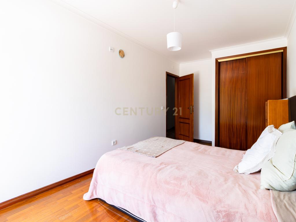 Excelente Moradia T3 , espaço exterior e garagem – Marinha Grande - Image 10