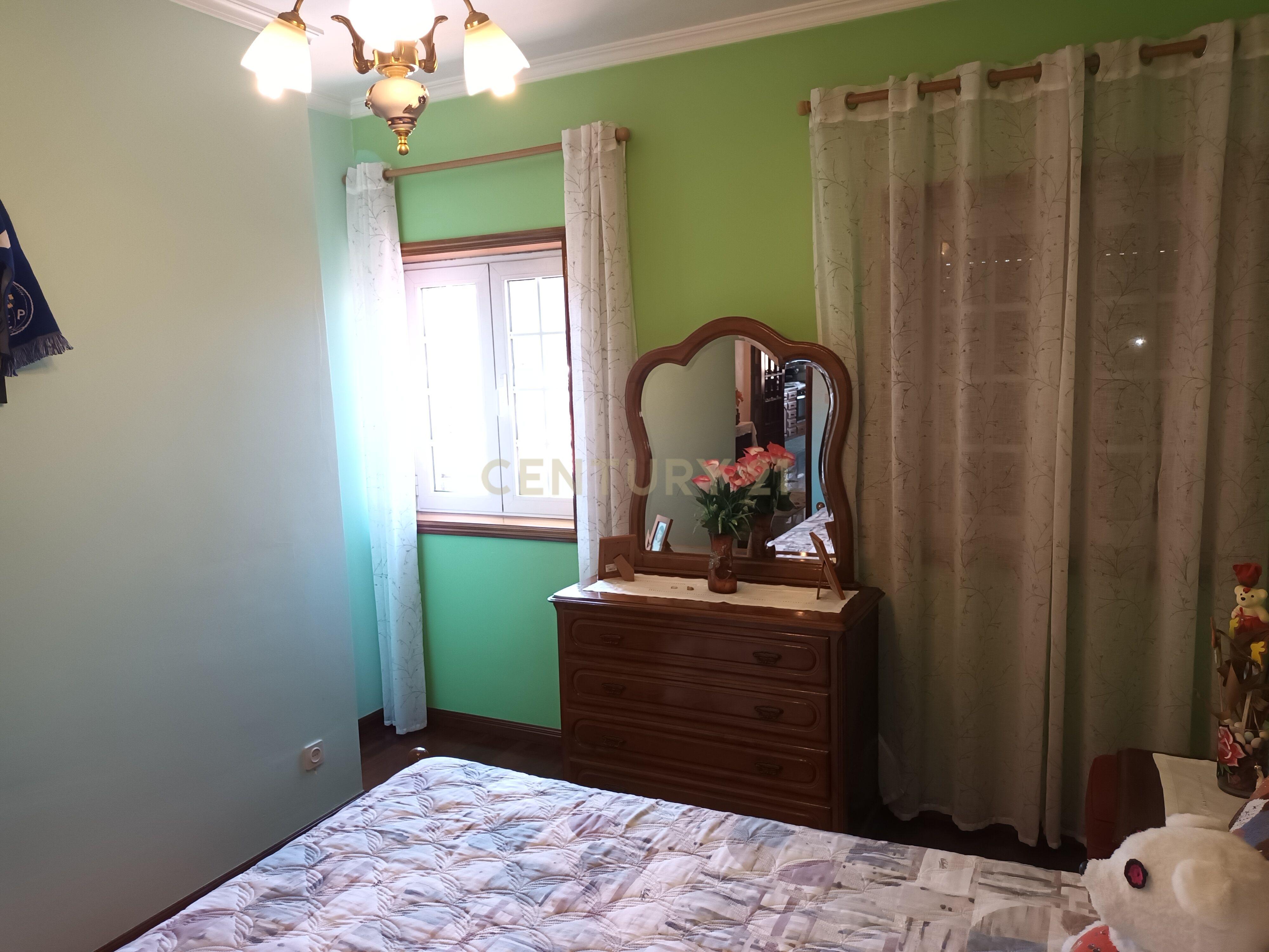 Vende-se apartamento T3 Duplex, zona das Antas, Porto - Image 24