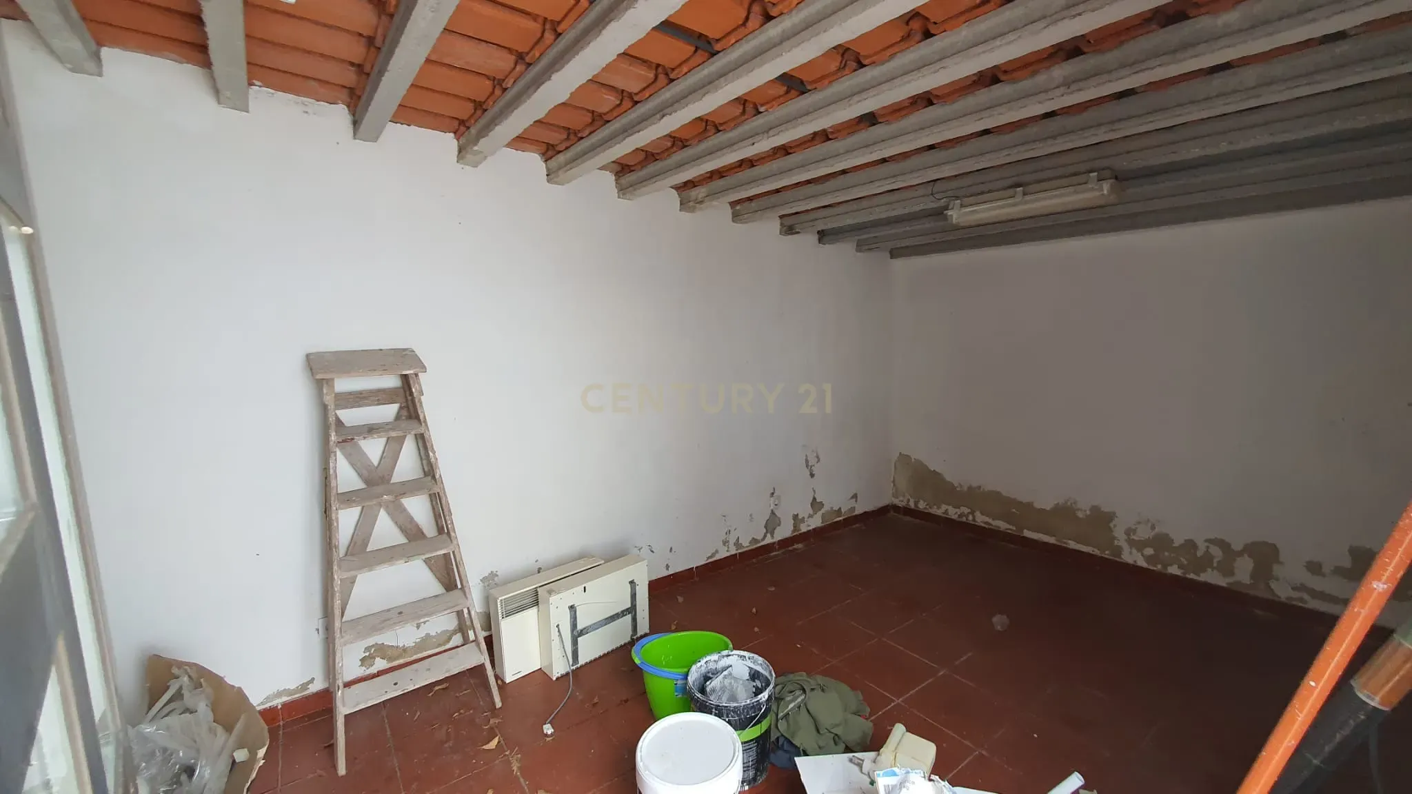 Moradia Térrea nas Quintinhas inserida num lote de 264m2 - Charneca Caparica - Image 18