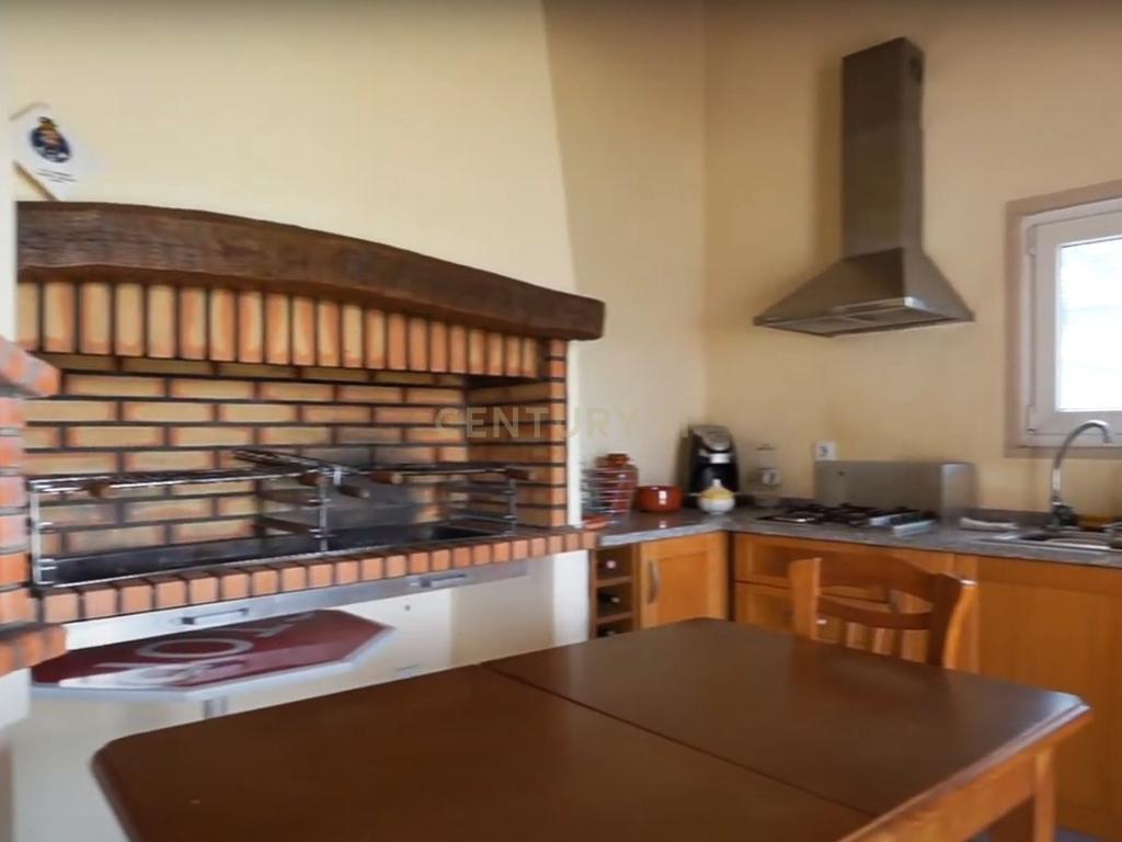 Moradia T4 com piscina - Image 19