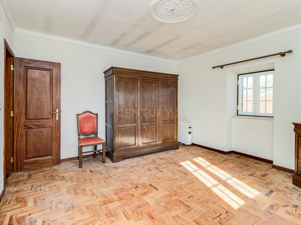 Moradia Isolada T3 com 2480m2 de terreno, poço e com anexos - Image 22