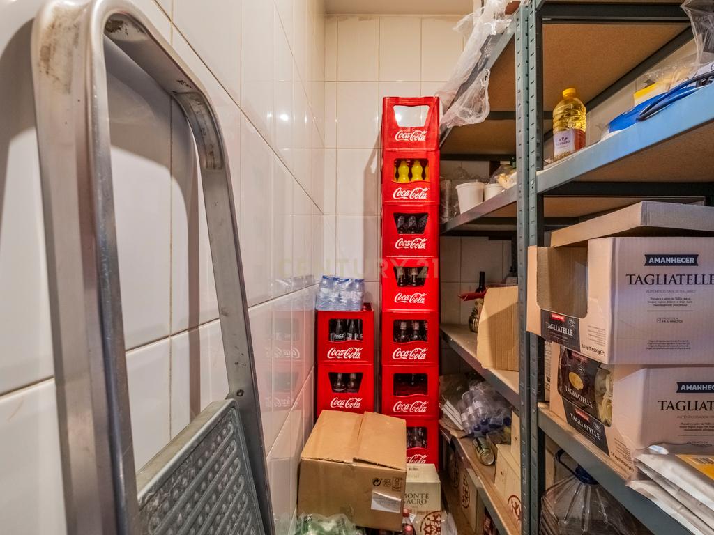 Trespasse de Pizzaria com esplanada em Águas Santas - Image 13