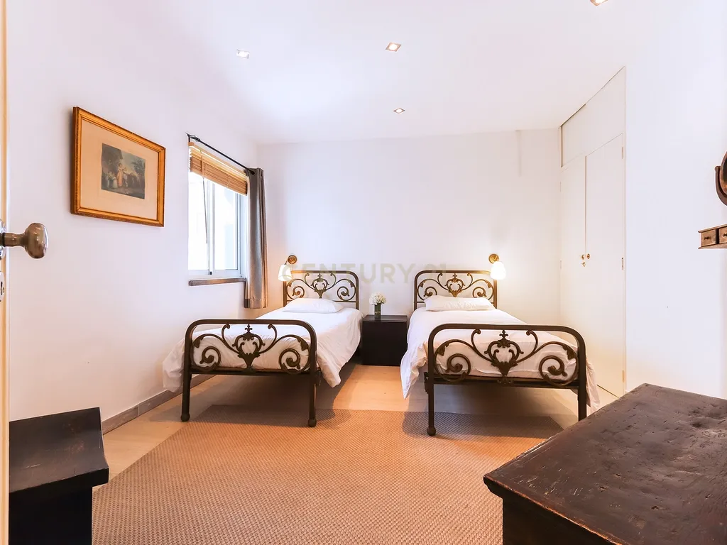 Moradia de 4 Quartos em Cascais e Estoril - Oportunidade Única - Image 23