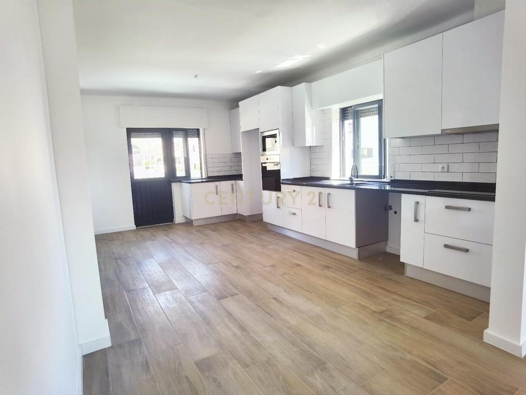 Moradia T8 Isolada - Aires - Palmela - Image 15