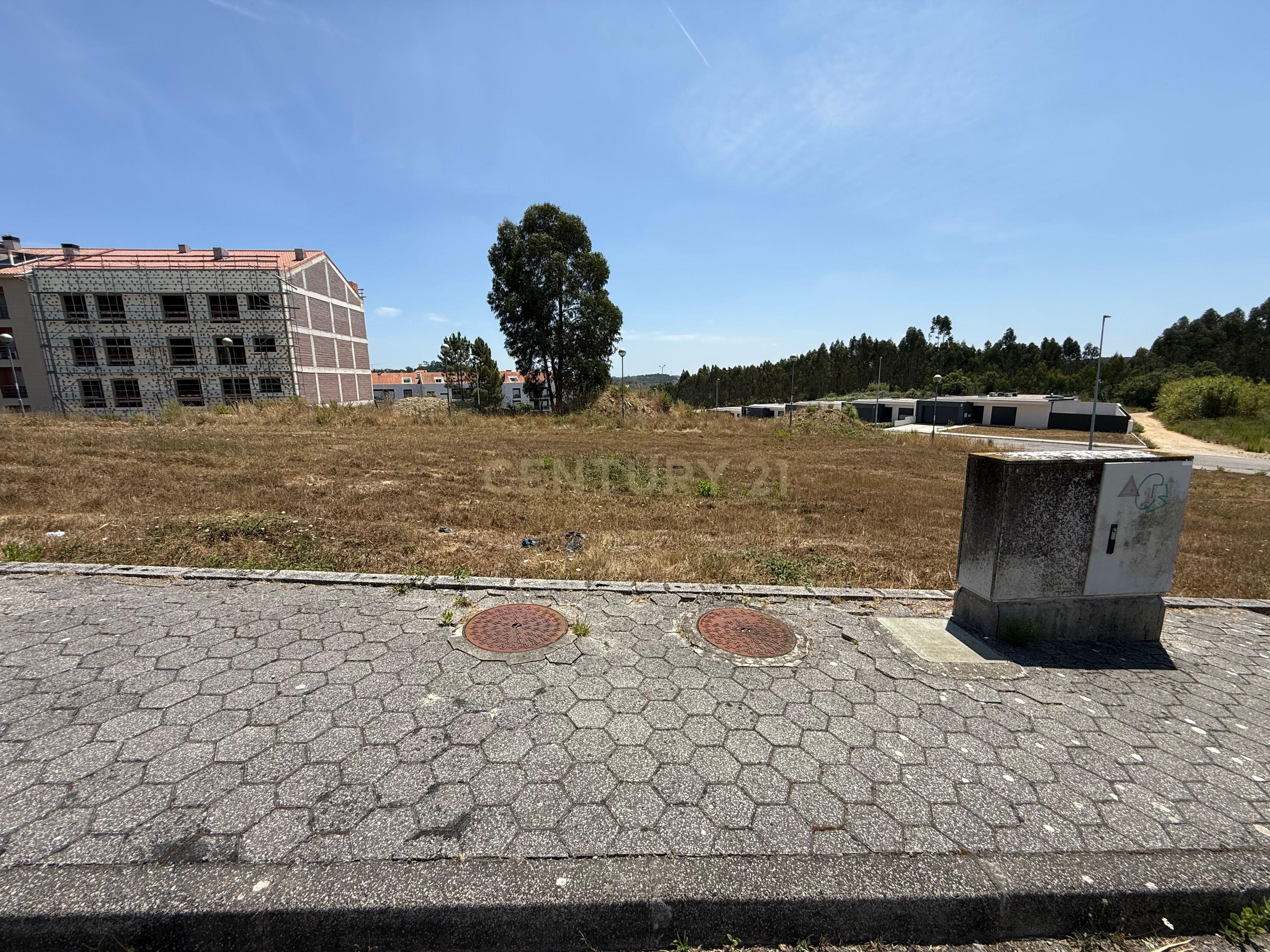 Fotografia 4 de Lote Urbano para Construção de Apartamentos em Oliveira do Bairro