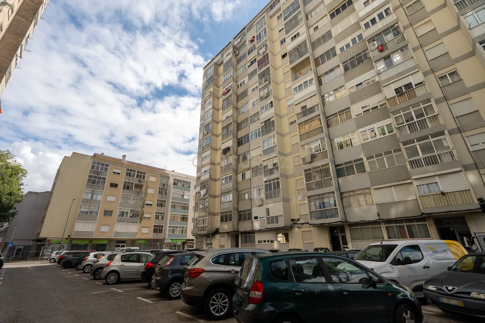 T1 com excelente potencial na Falagueira - Venda Nova - Image 1