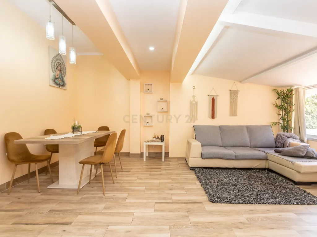 Apartamento T2(+1) Renovado com Logradouro de 100m² – Pronto a Habitar (Mobilado e Equipado) em Paio Pires - Oportunidade Única! - Image 12