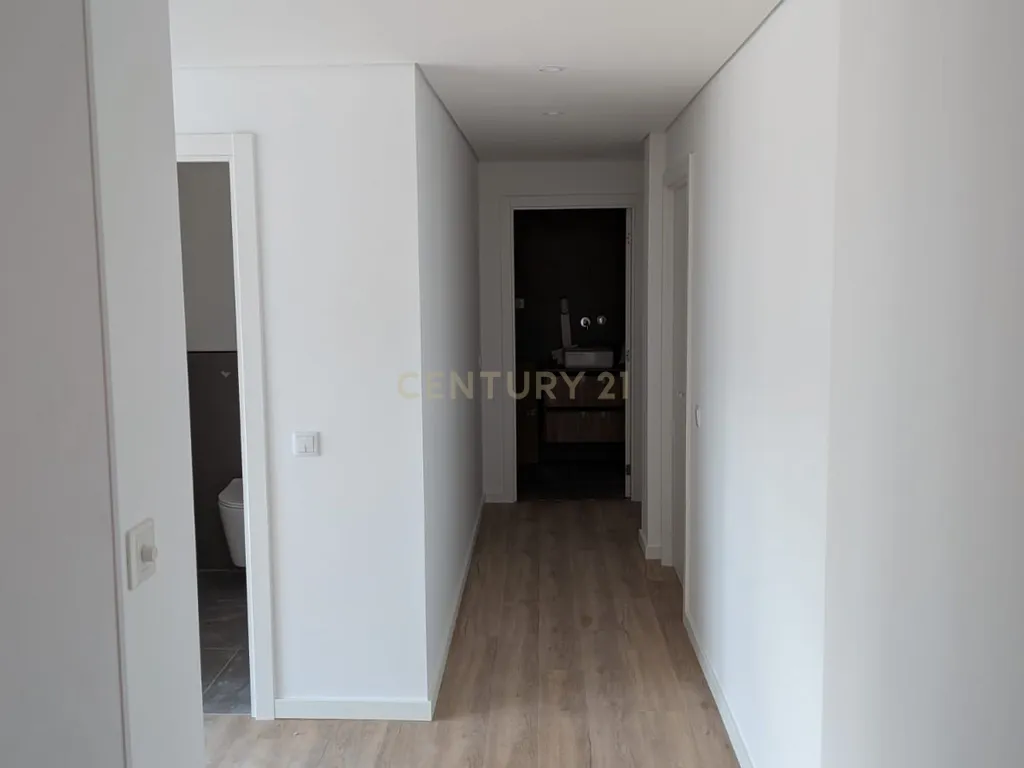 ApartamentoT2 | Campanhã | Próximo Metro - Image 9