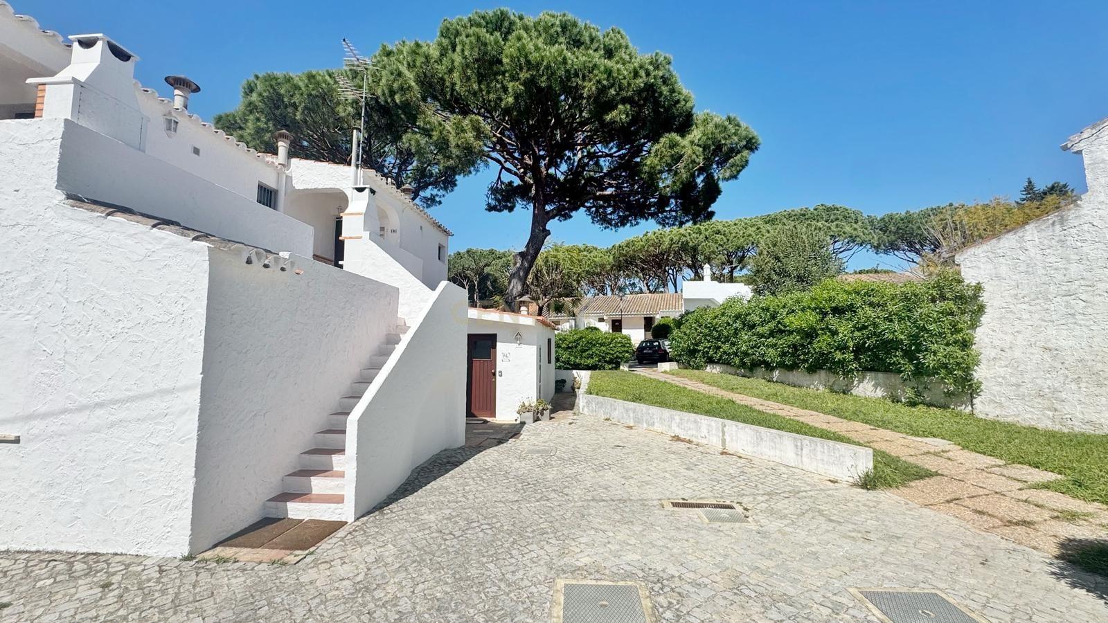 Fotografia 2 de Apartamento T0 com Piscina no Condominio Aldeia das Açoteias, 2 KM da Praia da Falésia – Ideal para Férias e Investimento