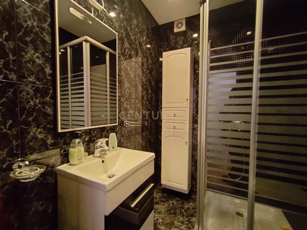 Apartamento T3 com Terraço e Vista na Póvoa de Varzim - Image 26