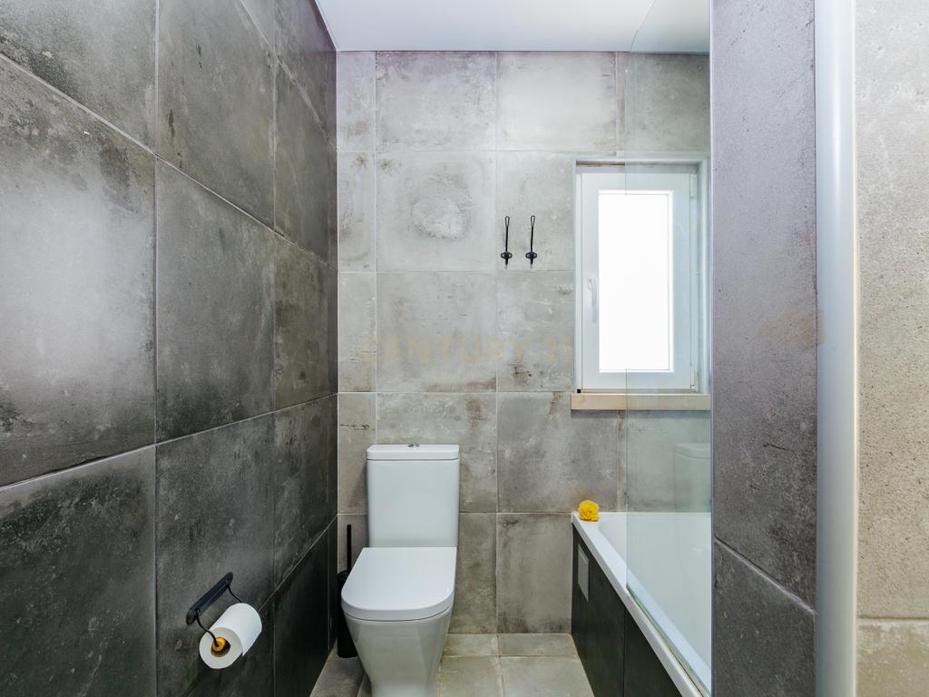 T2 Olivais lisboa com garagem - Image 19
