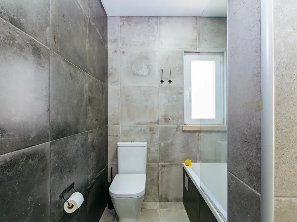 T2 Olivais lisboa com garagem - Image 19