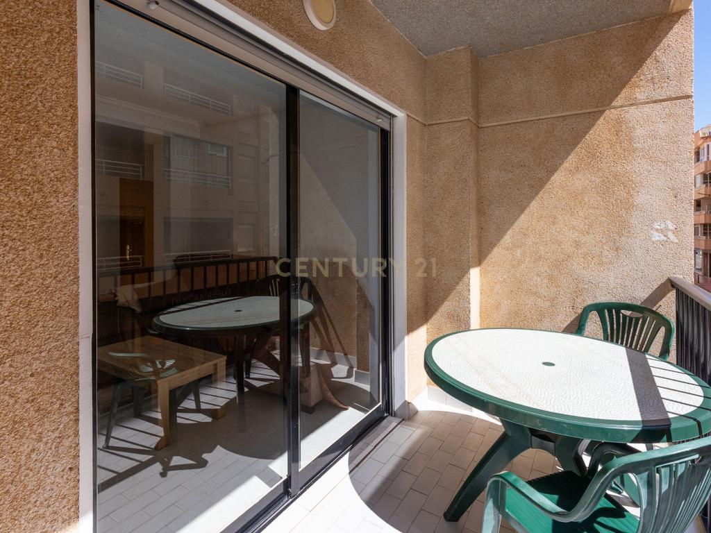 Apartamento com terraço e vista mar a apenas 80 metros da praia de La Mata - Image 14