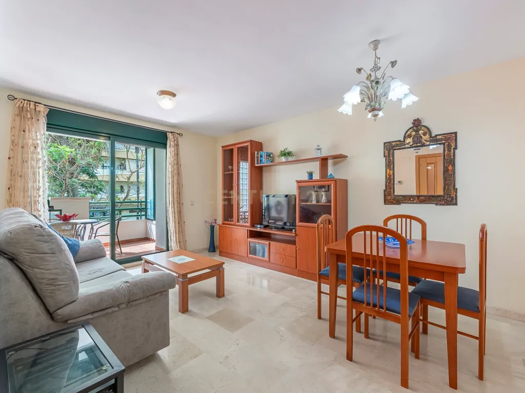 APARTAMENTO EM ESTEPONA: CONFORTO E LOCALIZAÇÃO PRIVILEGIADA - Image 12