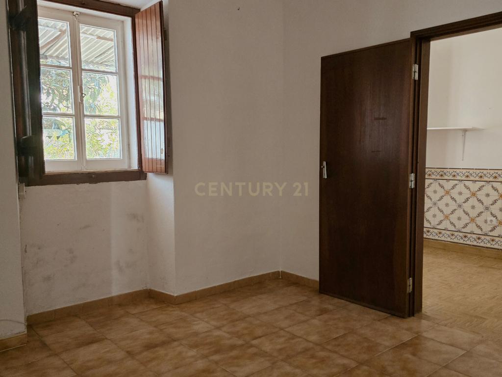 Moradia T2 com Potencial para T3 | Quintal, Poço e Excelente Luminosidade - Image 14
