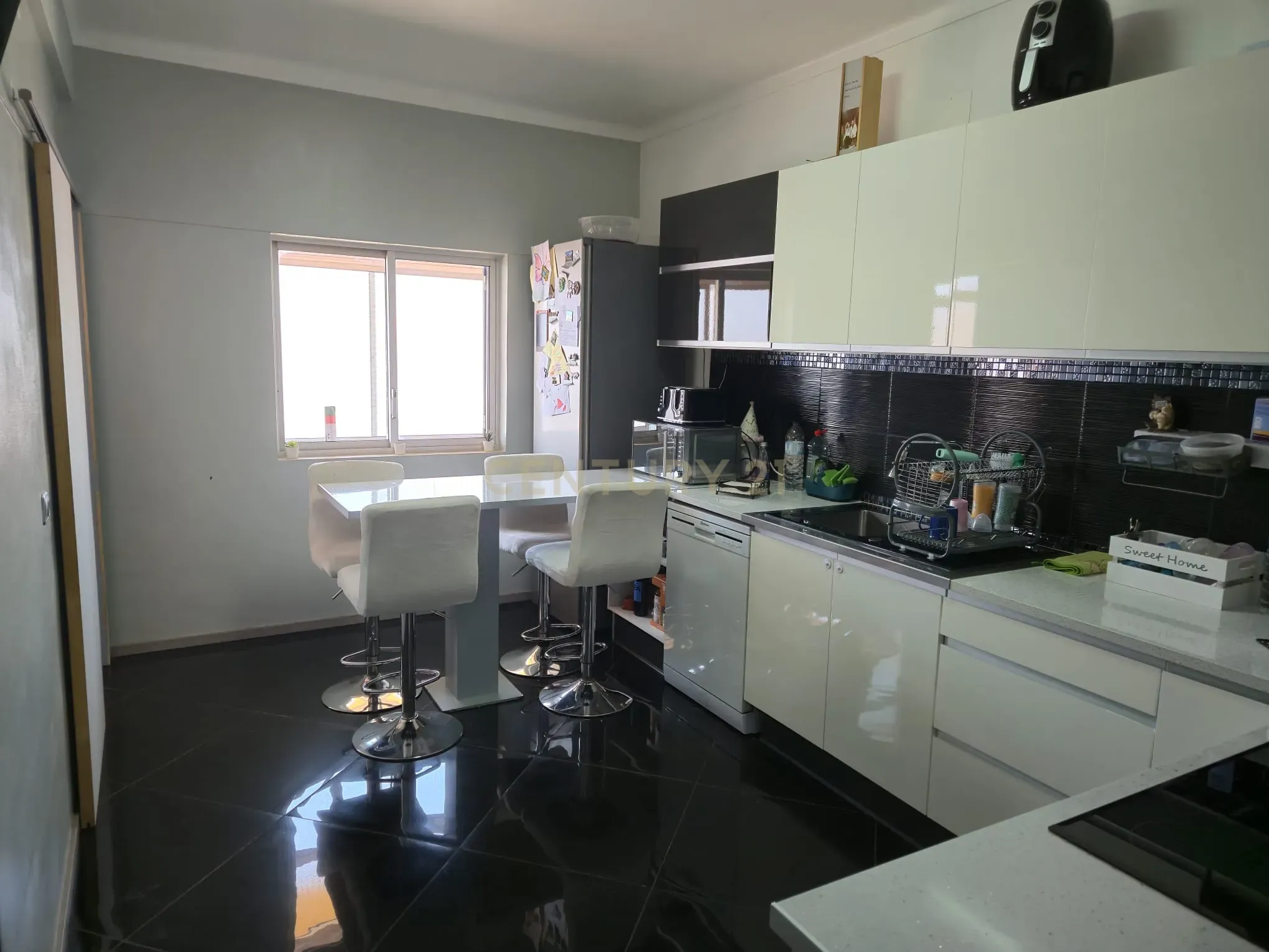 Apartamento T2 Centro de Samora Correia - Image 1