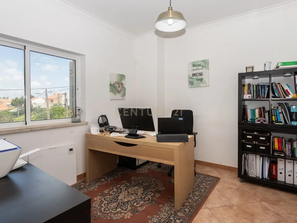 Moradia T5 em Foros de Amora - Image 7