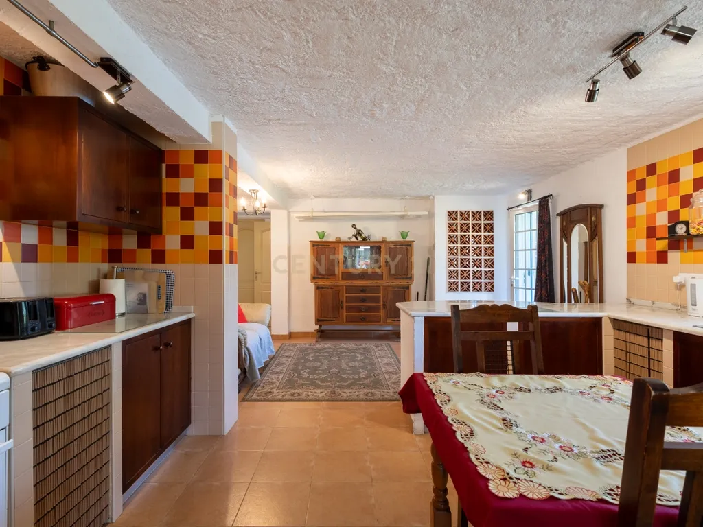 Quinta de 1ha vedada com piscina, jacuzzi, pomar e vista panorâmica em Olalhas, Tomar - Image 23