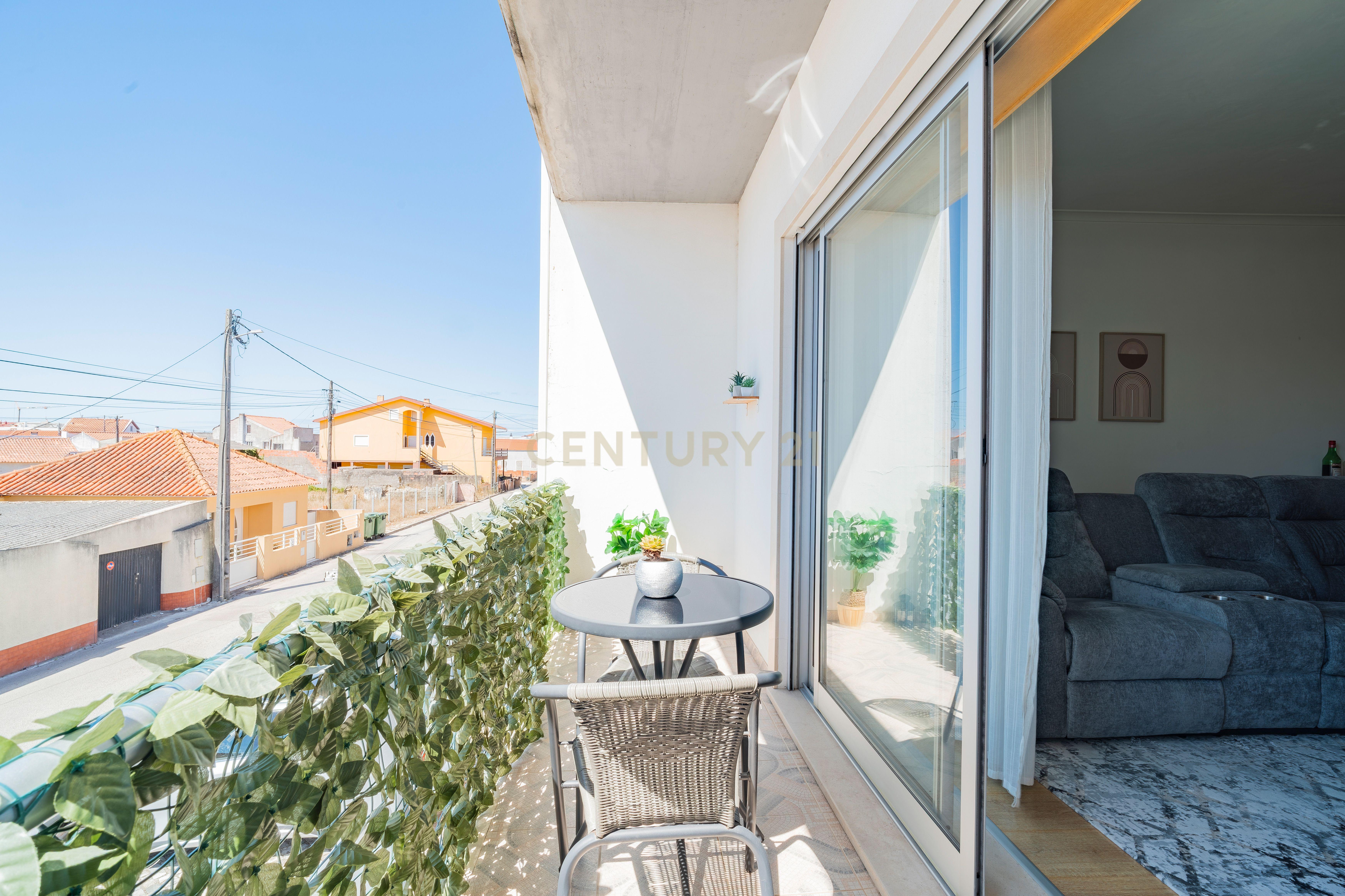 Fotografia 8 de Apartamento T2 com Garagem e Espaço Exterior com Churrasqueira | Vieira de Leiria