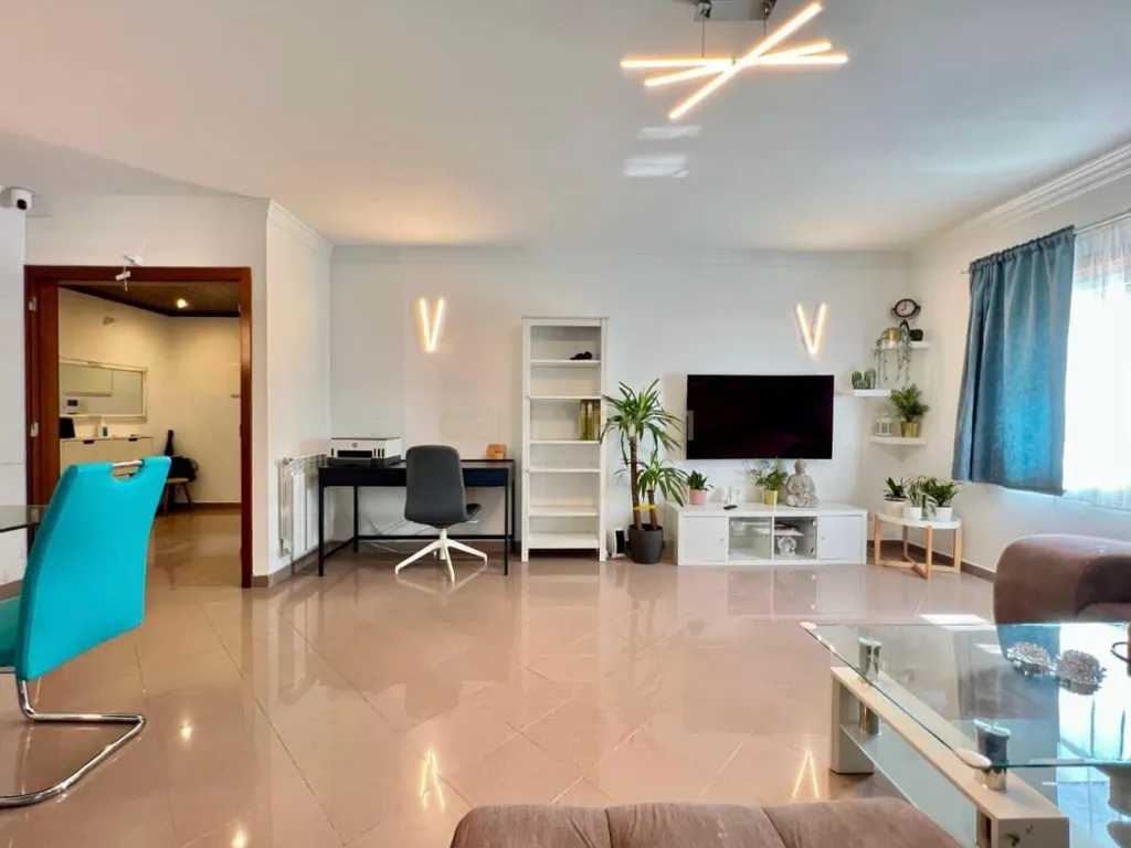 Apartamento T3 em Azambuja com Vista Panorâmica e Garagem - Image 13