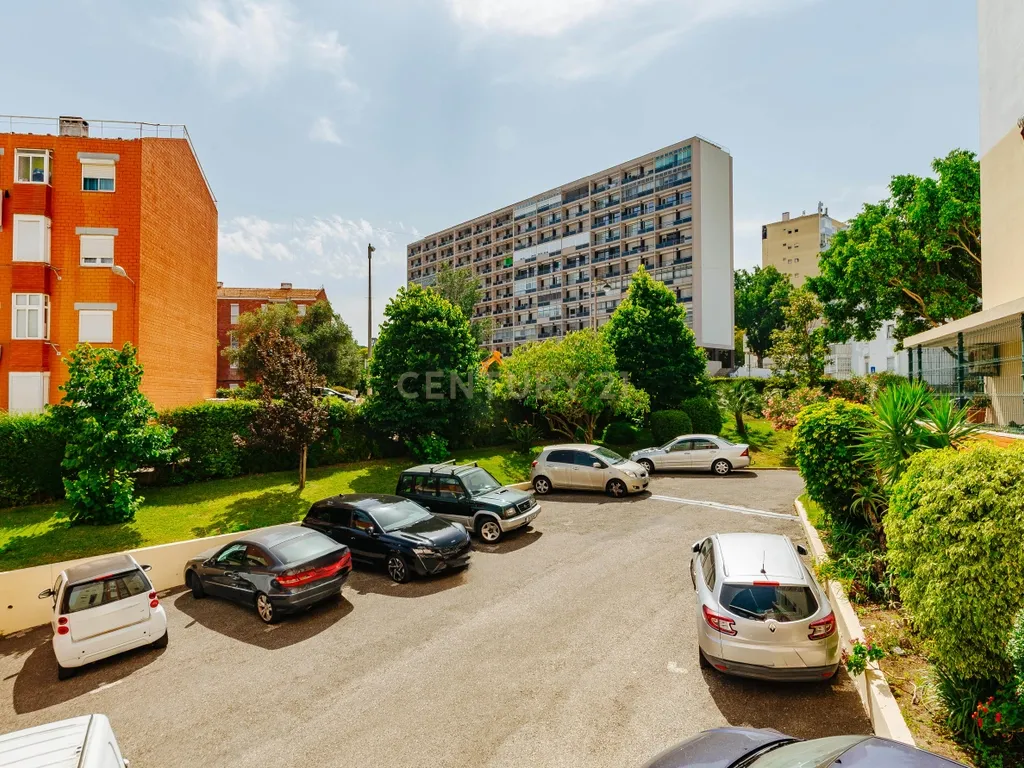 T2 Olivais lisboa com garagem - Image 31