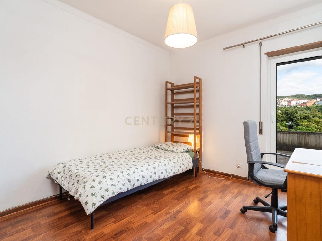 T3 Duplex com 2 Terraços, na Av. Elísio de Moura, em Coimbra - Image 24