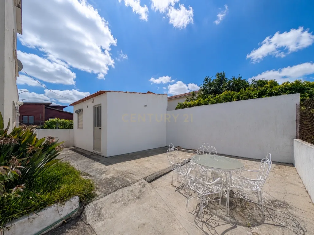 Pinhal Palmeira - Moradia Bifamiliar + Moradia T2 com Armazém em Terreno de 1.010 m² - Image 35