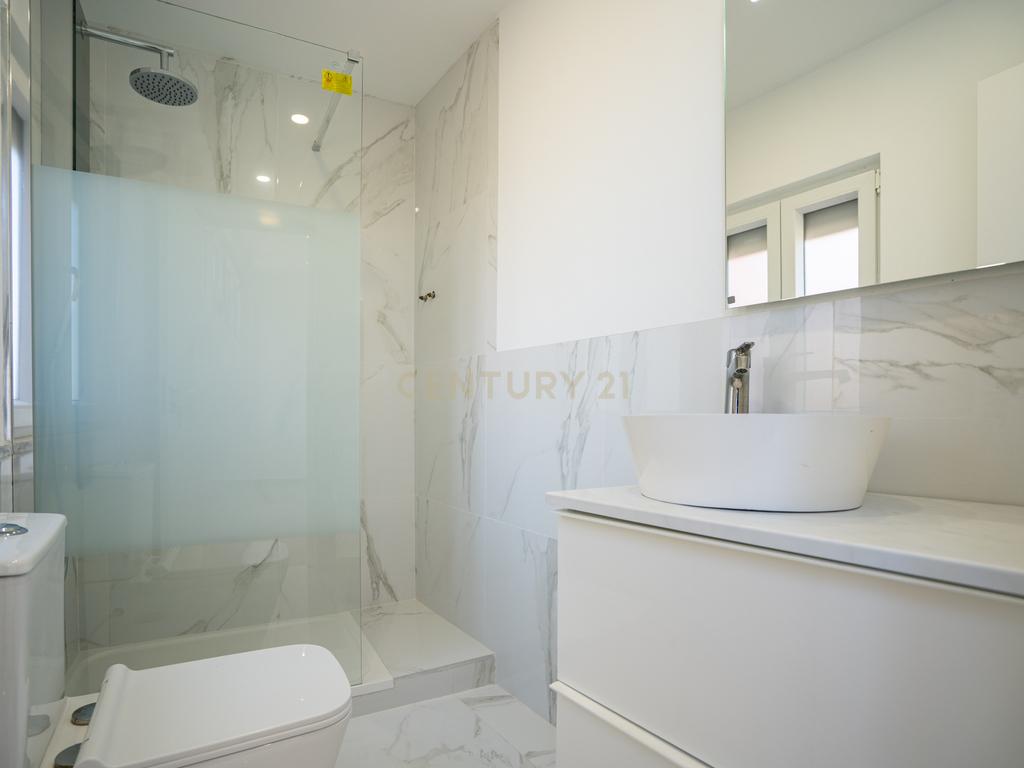 Apartamento T2, Rua do Mato Grosso, Santa Engrácia, São Vicente - Image 12