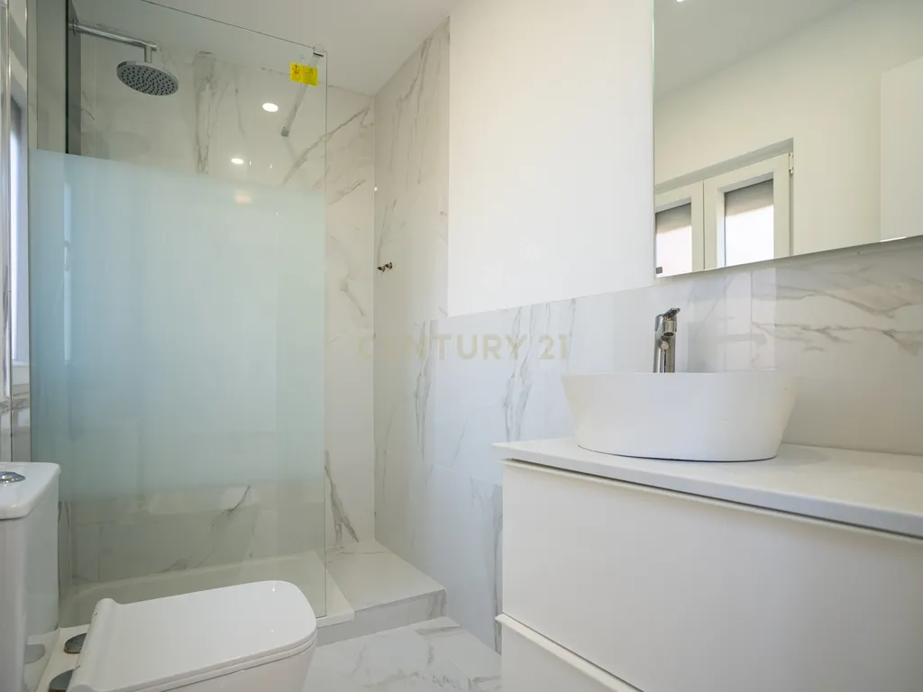 Apartamento T2, Rua do Mato Grosso, Santa Engrácia, São Vicente - Image 12