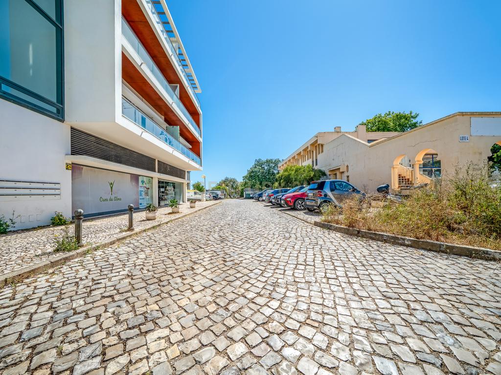 Moderno T1 perto da praia - Image 34