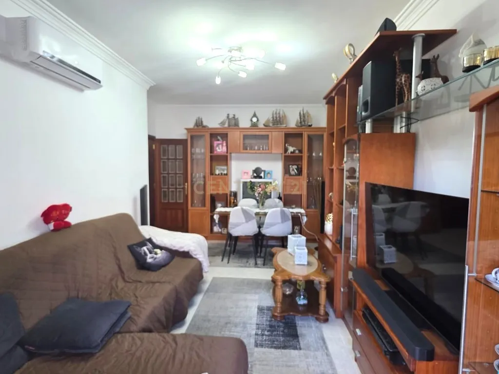 Apartamento T3 na Amora com ótimas áreas ( Novo periodo para visitas próxima 5 feira, de tarde, dia 5 Junho 2025 - Image 4